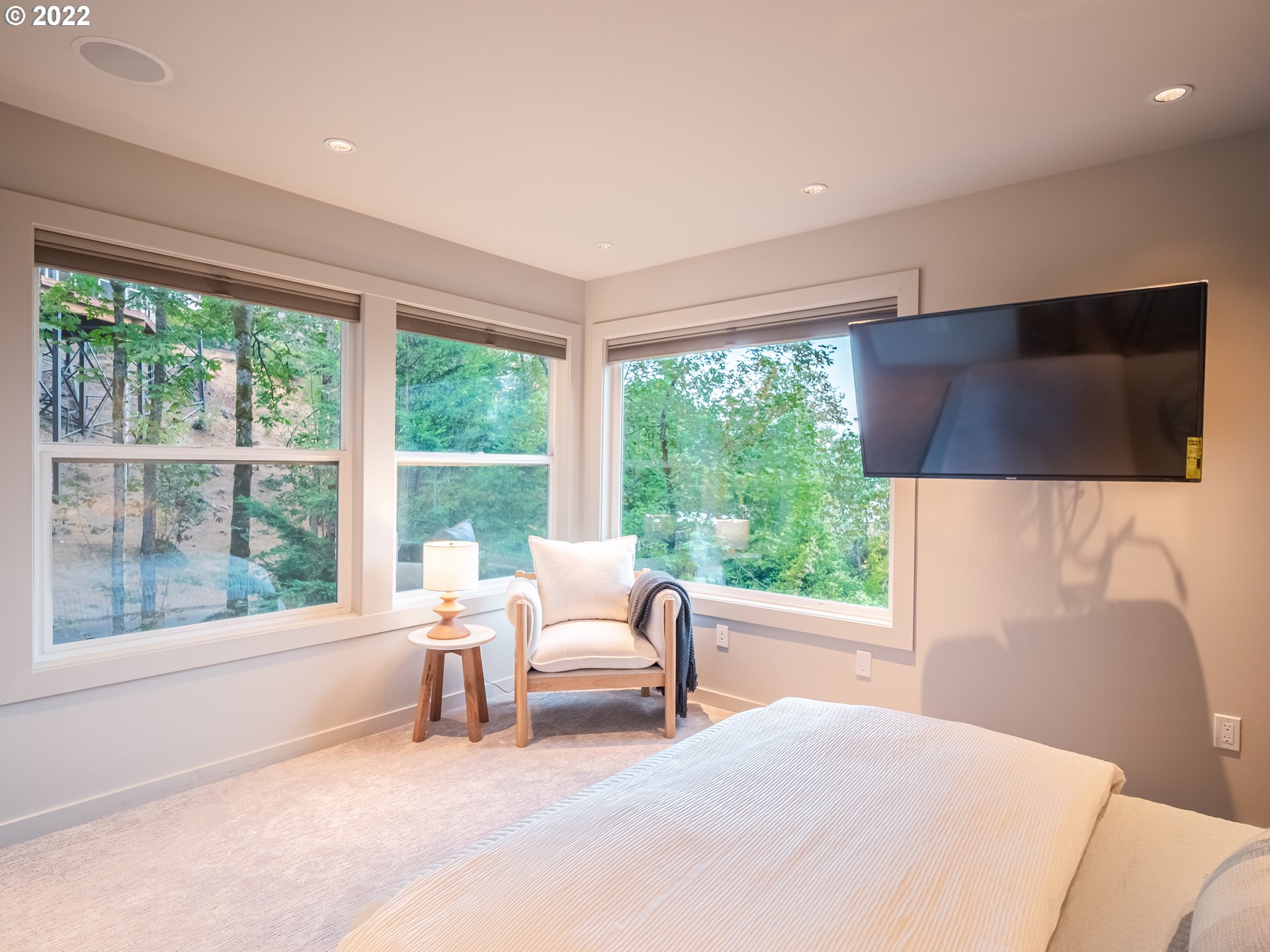 1049 Southwest Rivington Drive Portland, OR 97201 - Photo 28 of 32 Gallery Image 28