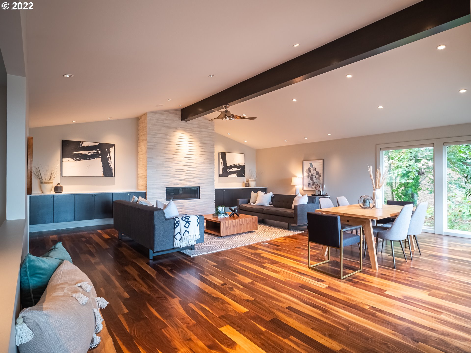1049 Southwest Rivington Drive Portland, OR 97201 - Photo 4 of 32 Gallery Image 4