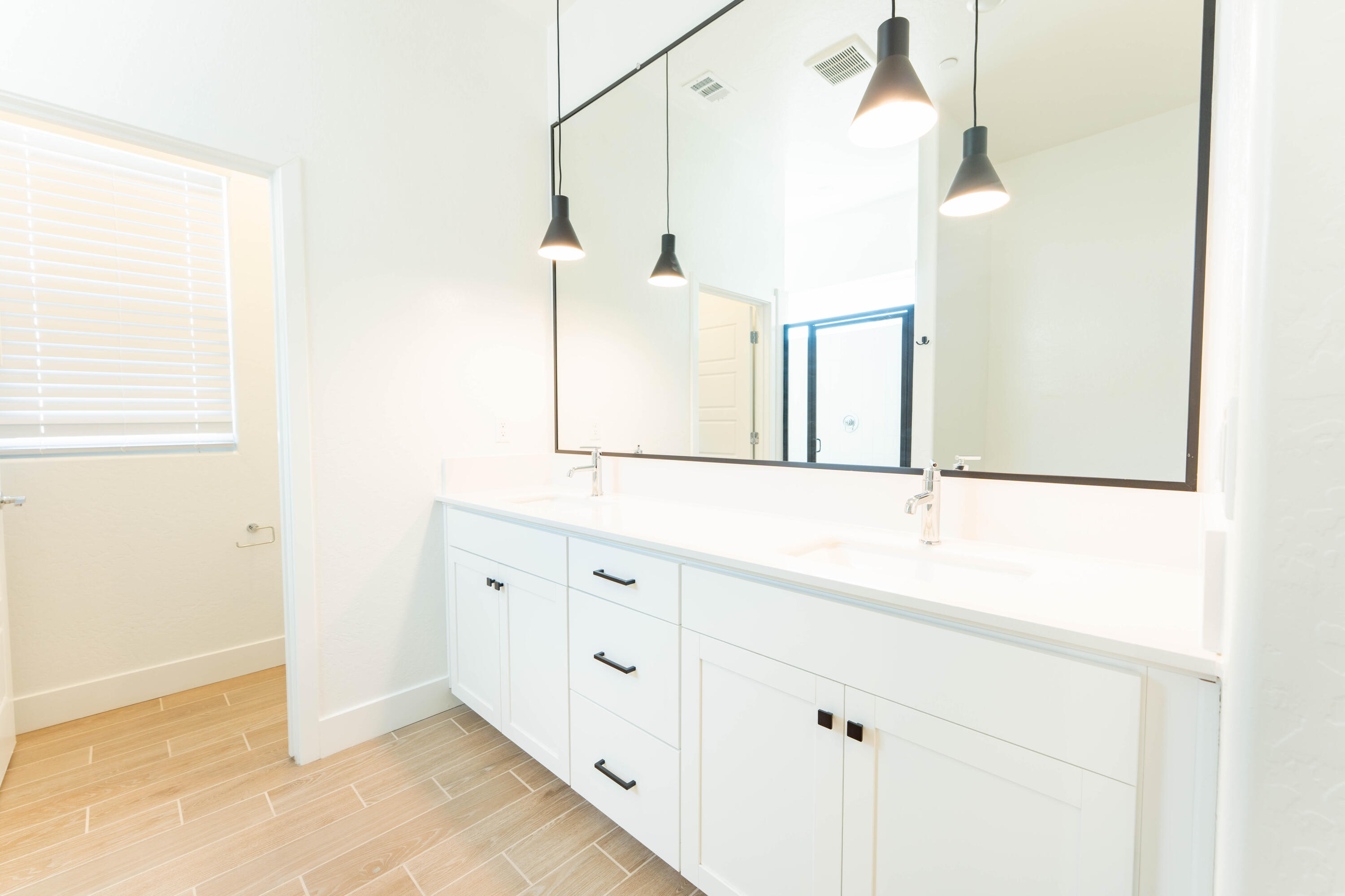 3811 North Santa Fe Street Visalia, CA 93291 - Photo 17 of 24 31 (19)
