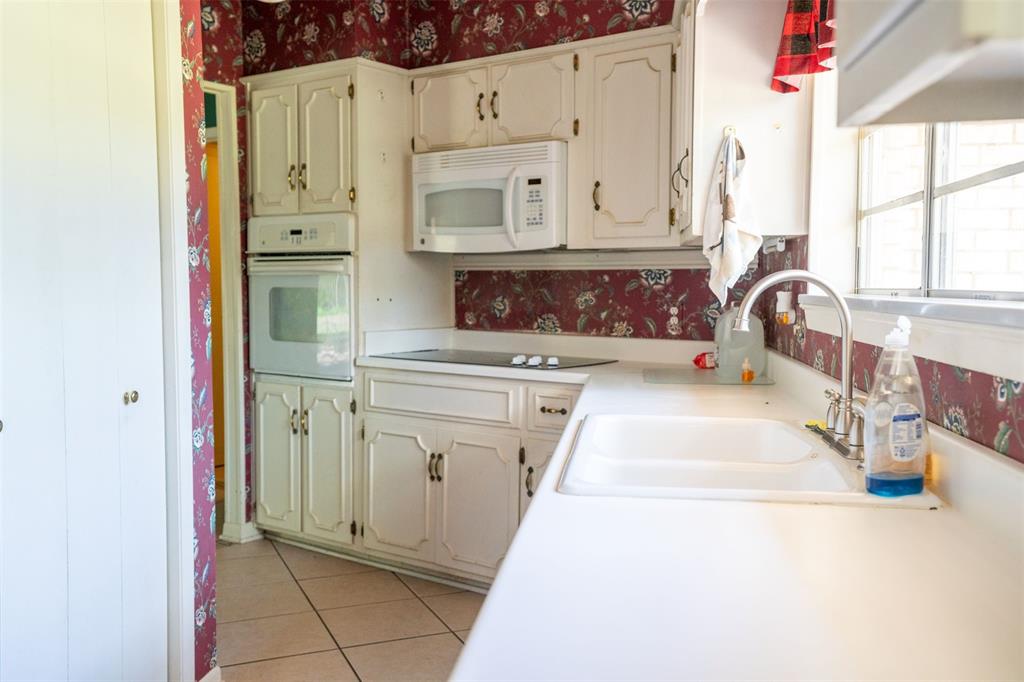 375 County Road Powderly, TX 75473 - Photo 4 of 18