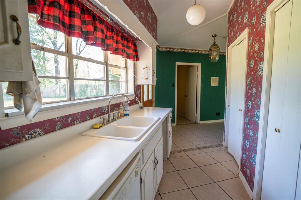 375 County Road Powderly, TX 75473 - Photo 6 of 18