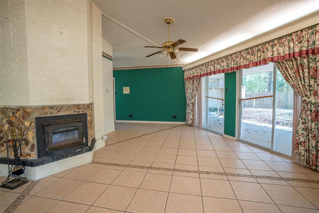 375 County Road Powderly, TX 75473 - Photo 8 of 18