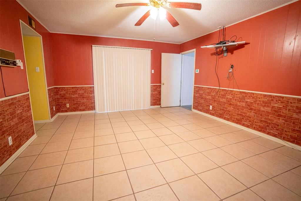 375 County Road Powderly, TX 75473 - Photo 9 of 18