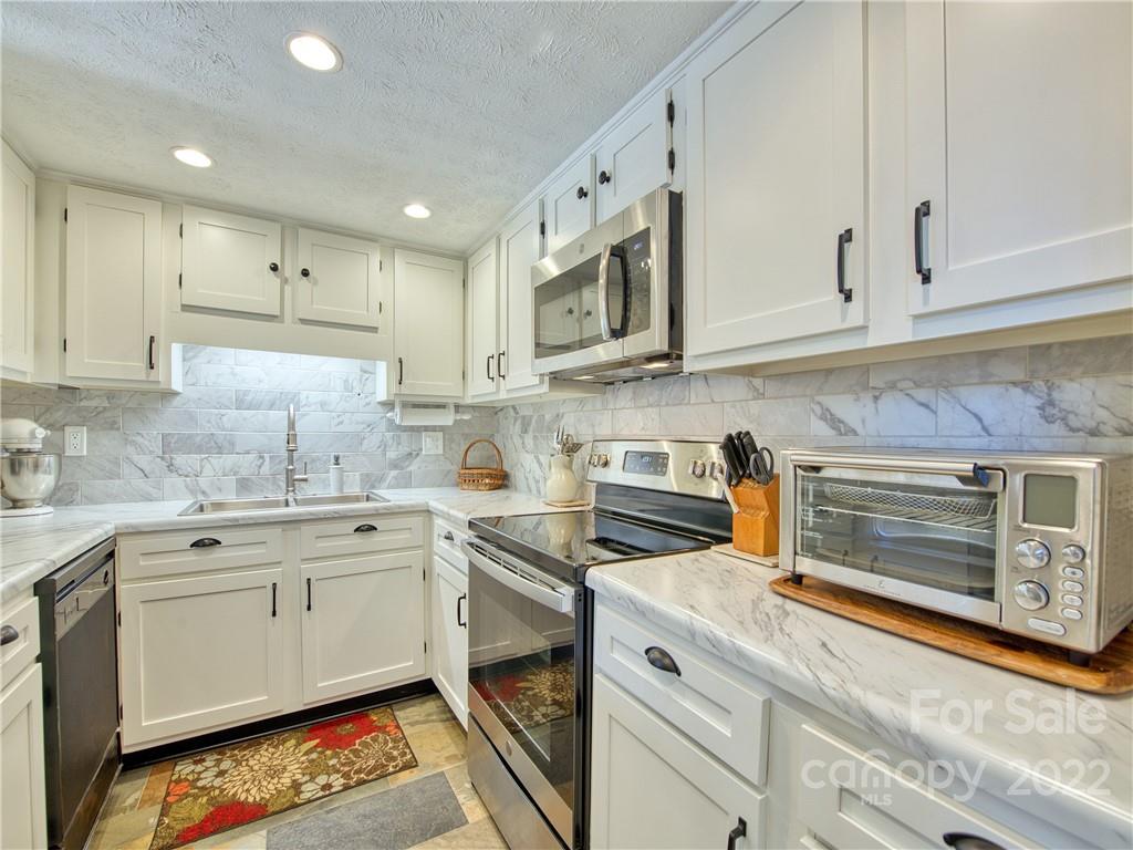 80 Ninevah Road Waynesville, NC 28786 - Photo 16 of 27 Gallery Image 16