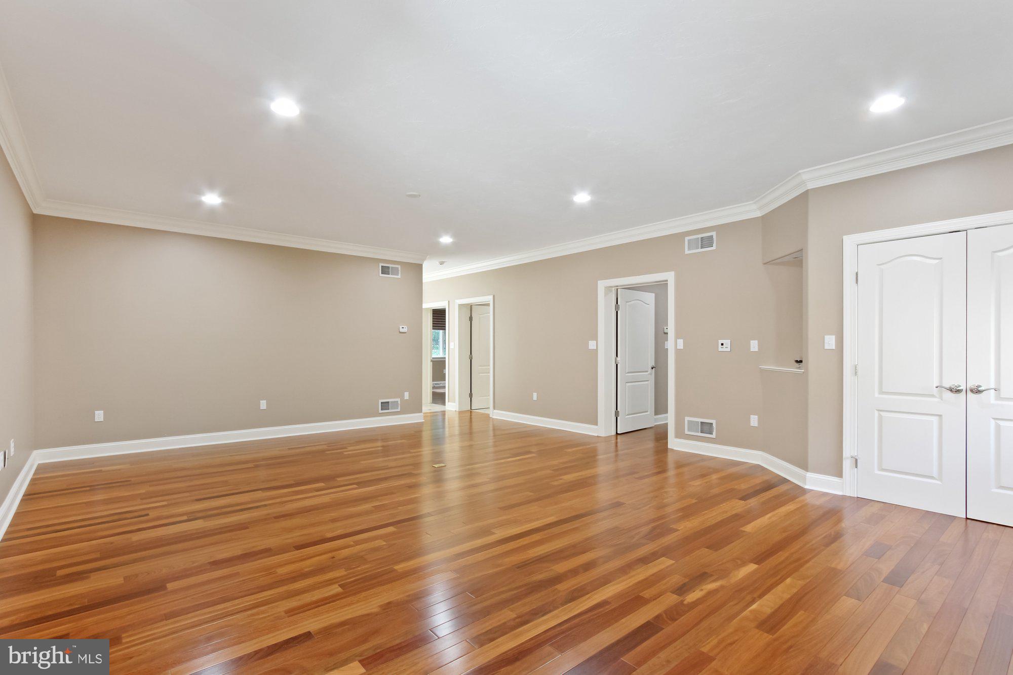 740 Witmer Road York, PA 17402 - Photo 51 of 66 Self-Contained Living Quarters - Living Room