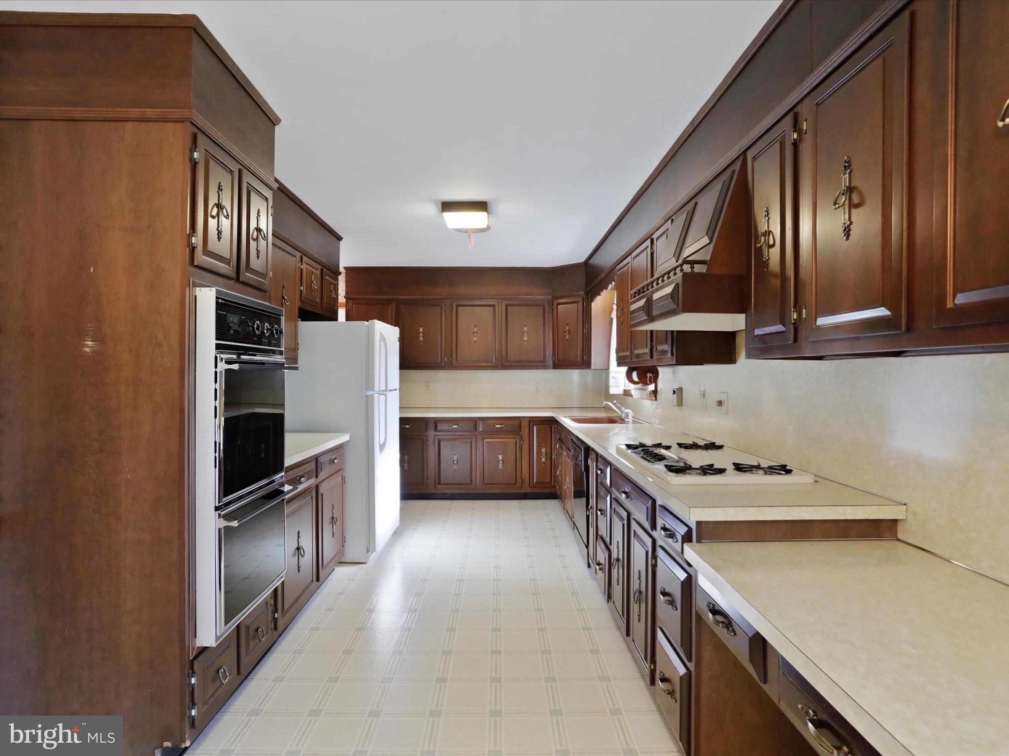8127 Mapleville Road Boonsboro, MD 21713 - Photo 2 of 77 Kitchen