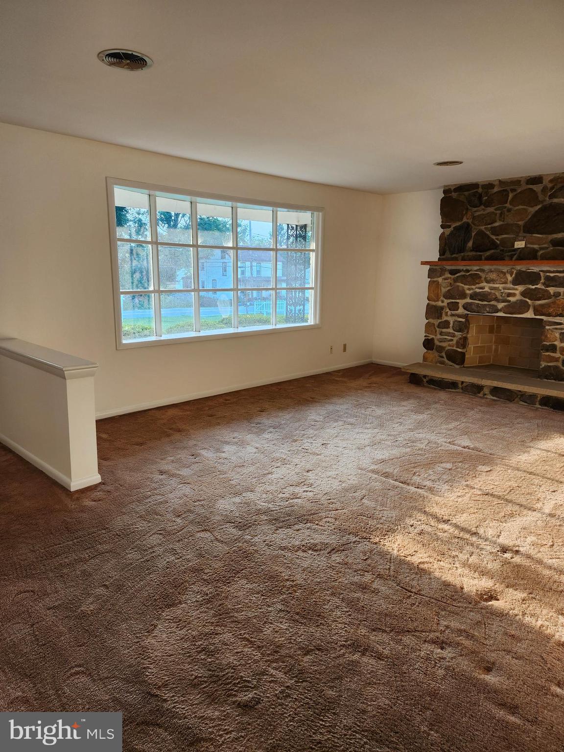 8127 Mapleville Road Boonsboro, MD 21713 - Photo 10 of 77 Living room