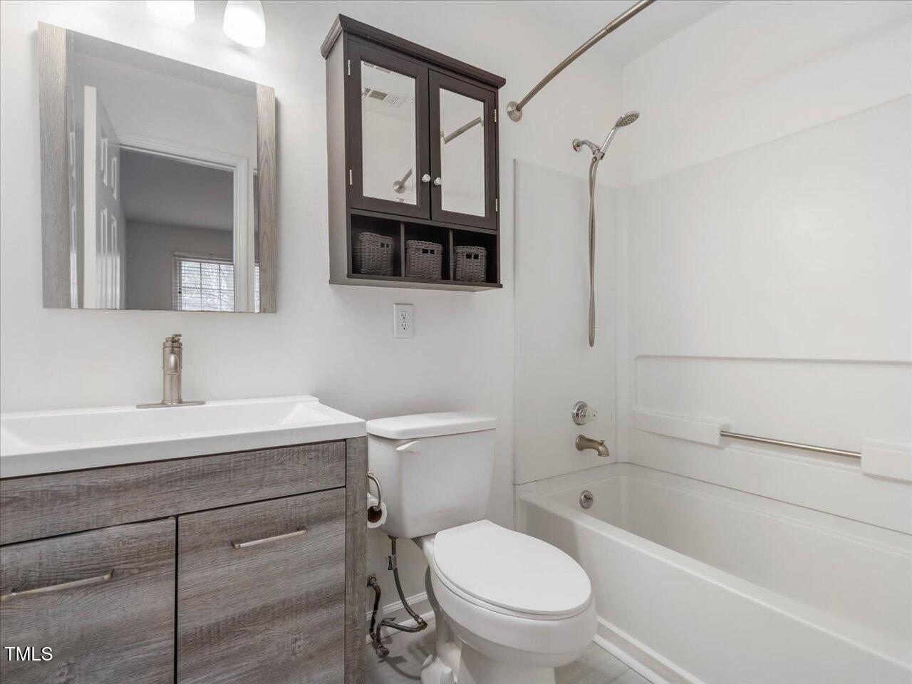 122 Long Shadow Place Durham, NC 27713 - Photo 13 of 41 32-Primary Bath