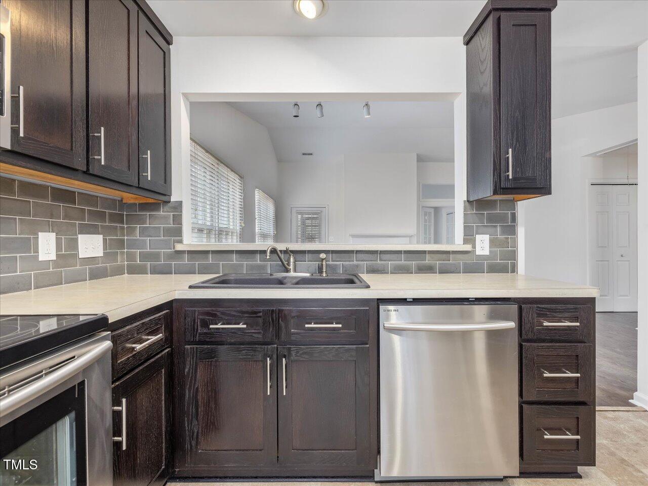 122 Long Shadow Place Durham, NC 27713 - Photo 10 of 41 27-Kitchen