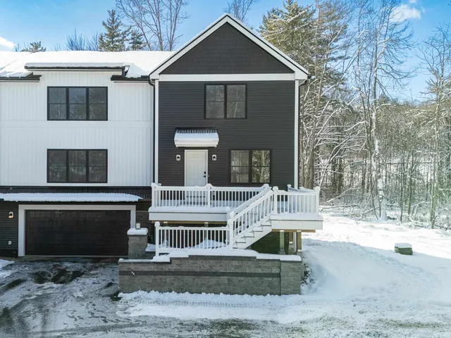 $699,901 | 103 Rockingham Road, Unit 2, Londonderry, NH 03053