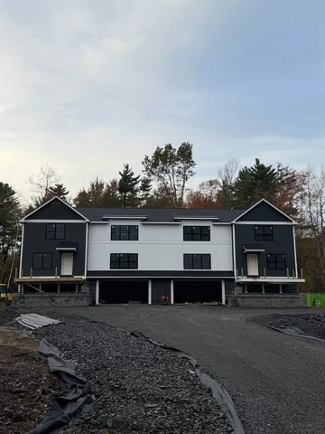 $699,900 | 103 Rockingham Road, Unit 2, Londonderry, NH 03053