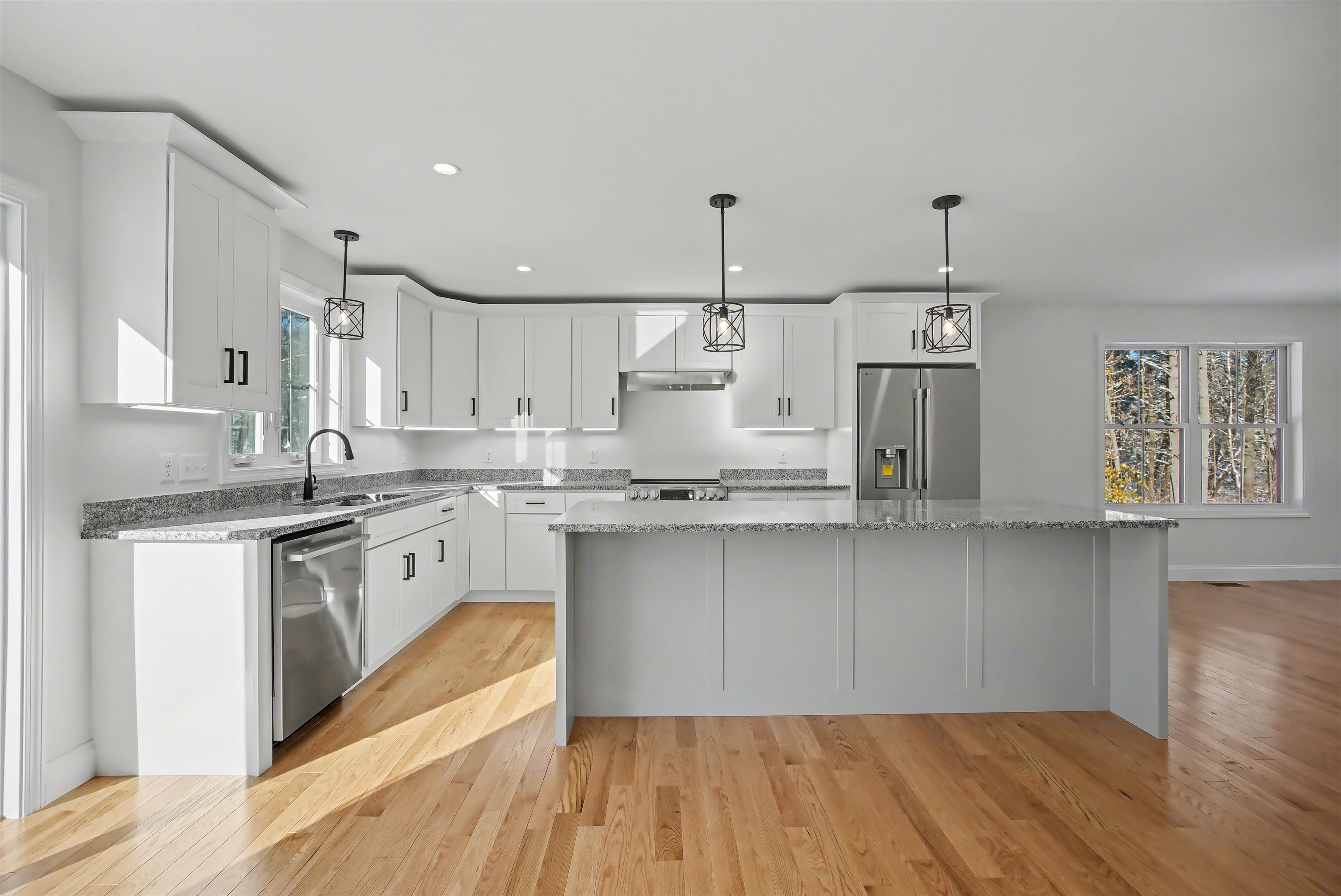 103 Rockingham Road, Unit 2 Londonderry, NH 03053 - Photo 13 of 32