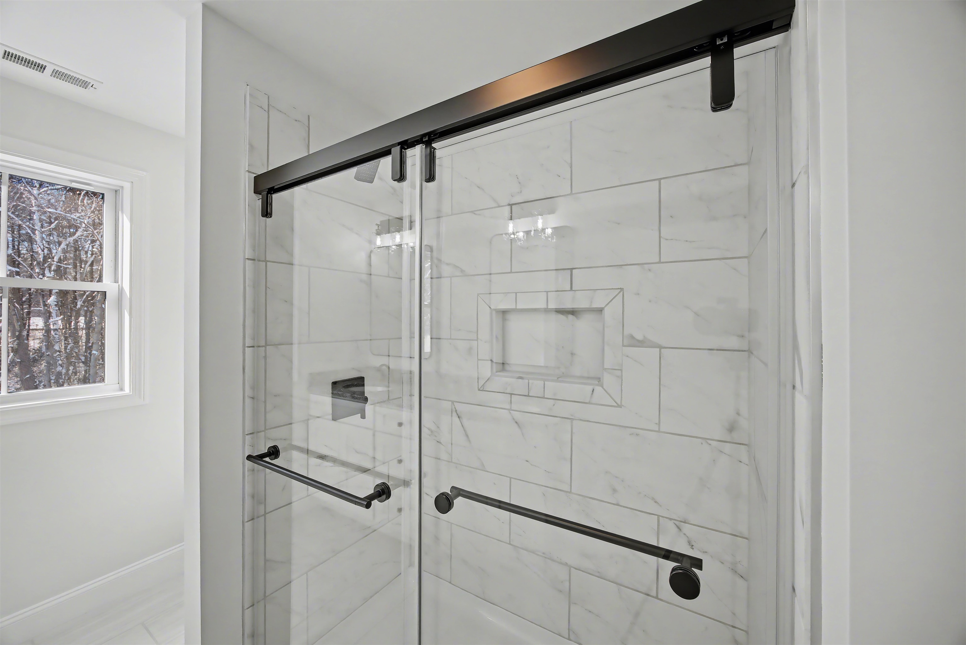 103 Rockingham Road, Unit 2 Londonderry, NH 03053 - Photo 16 of 32