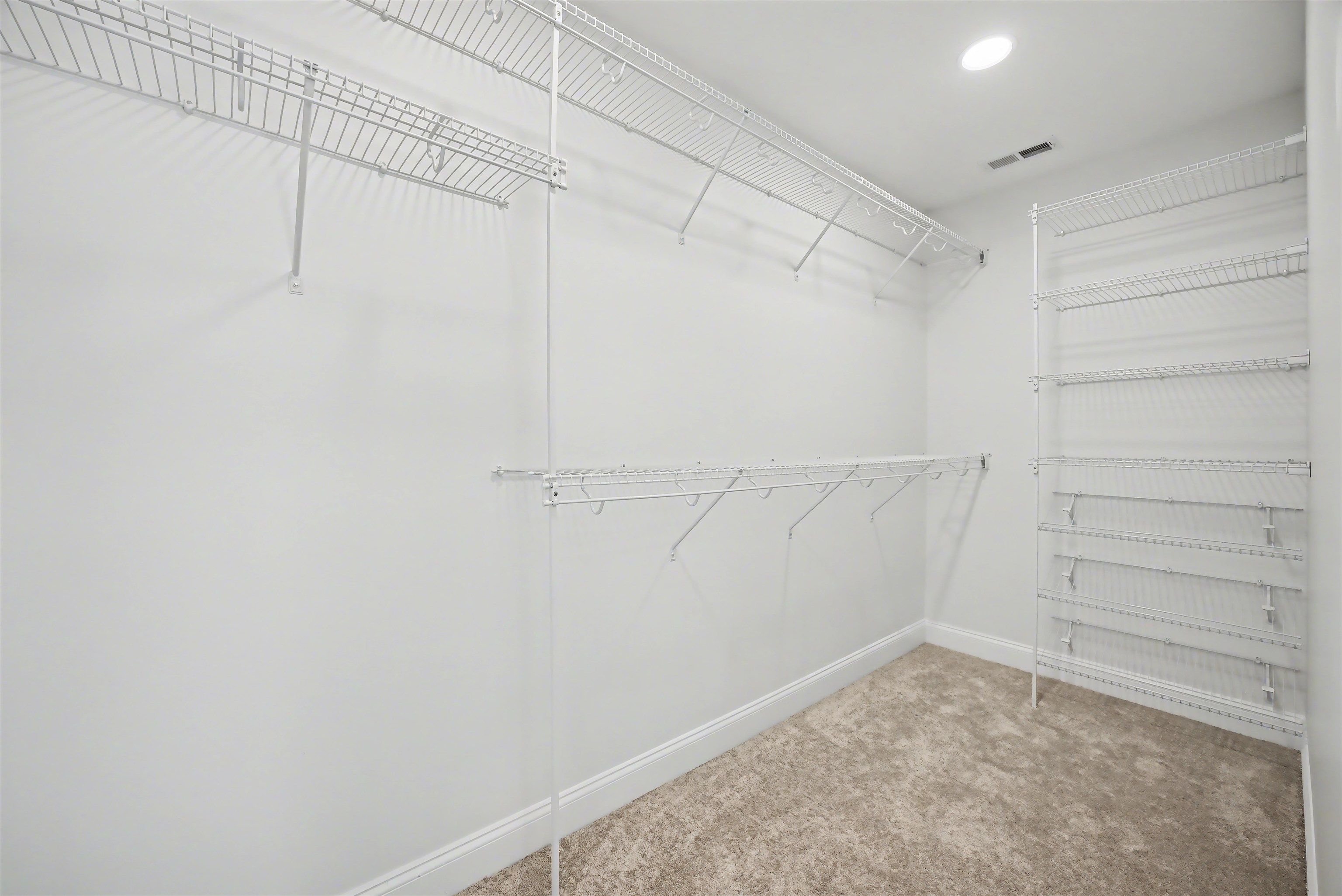 103 Rockingham Road, Unit 2 Londonderry, NH 03053 - Photo 20 of 32