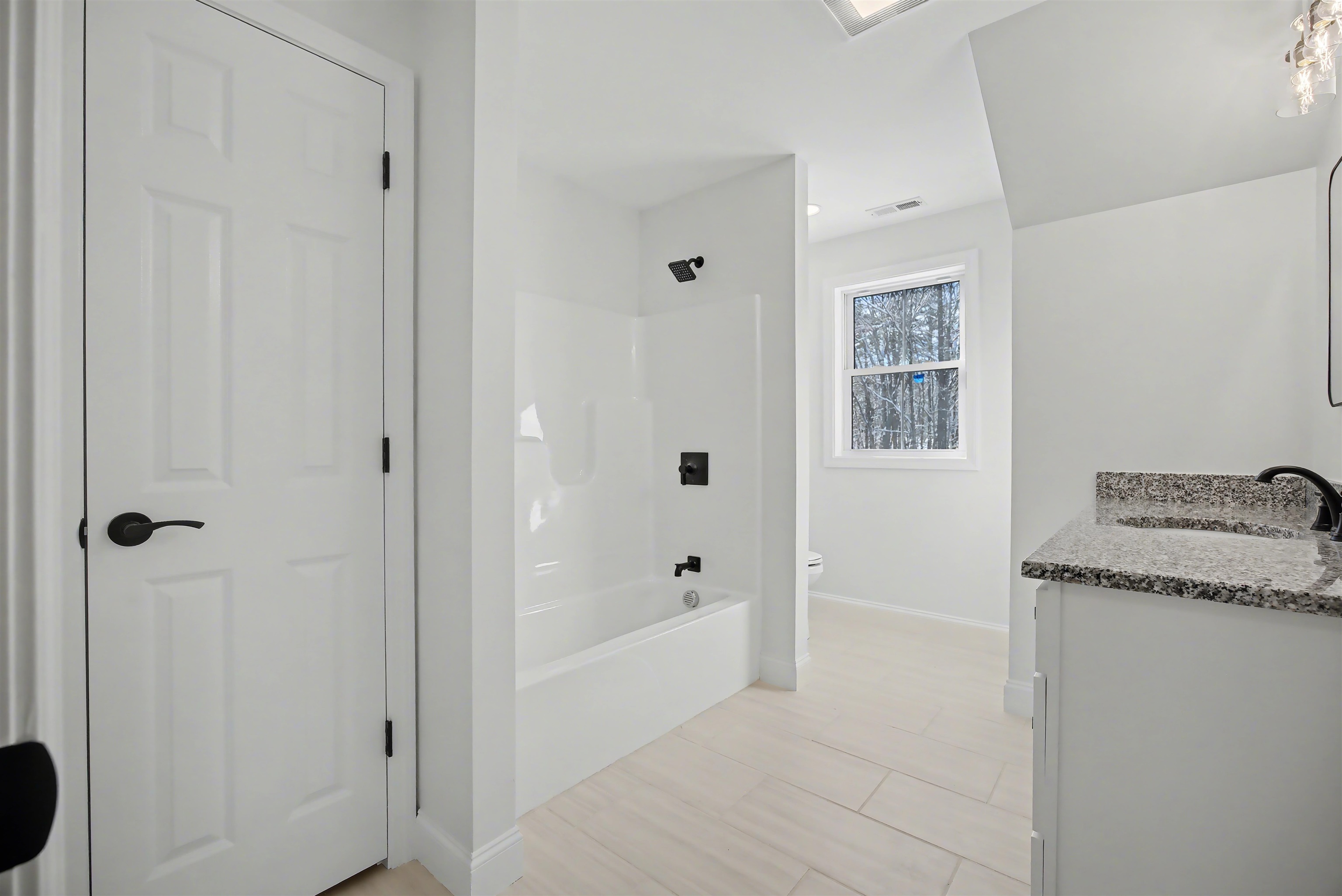 103 Rockingham Road, Unit 2 Londonderry, NH 03053 - Photo 23 of 32