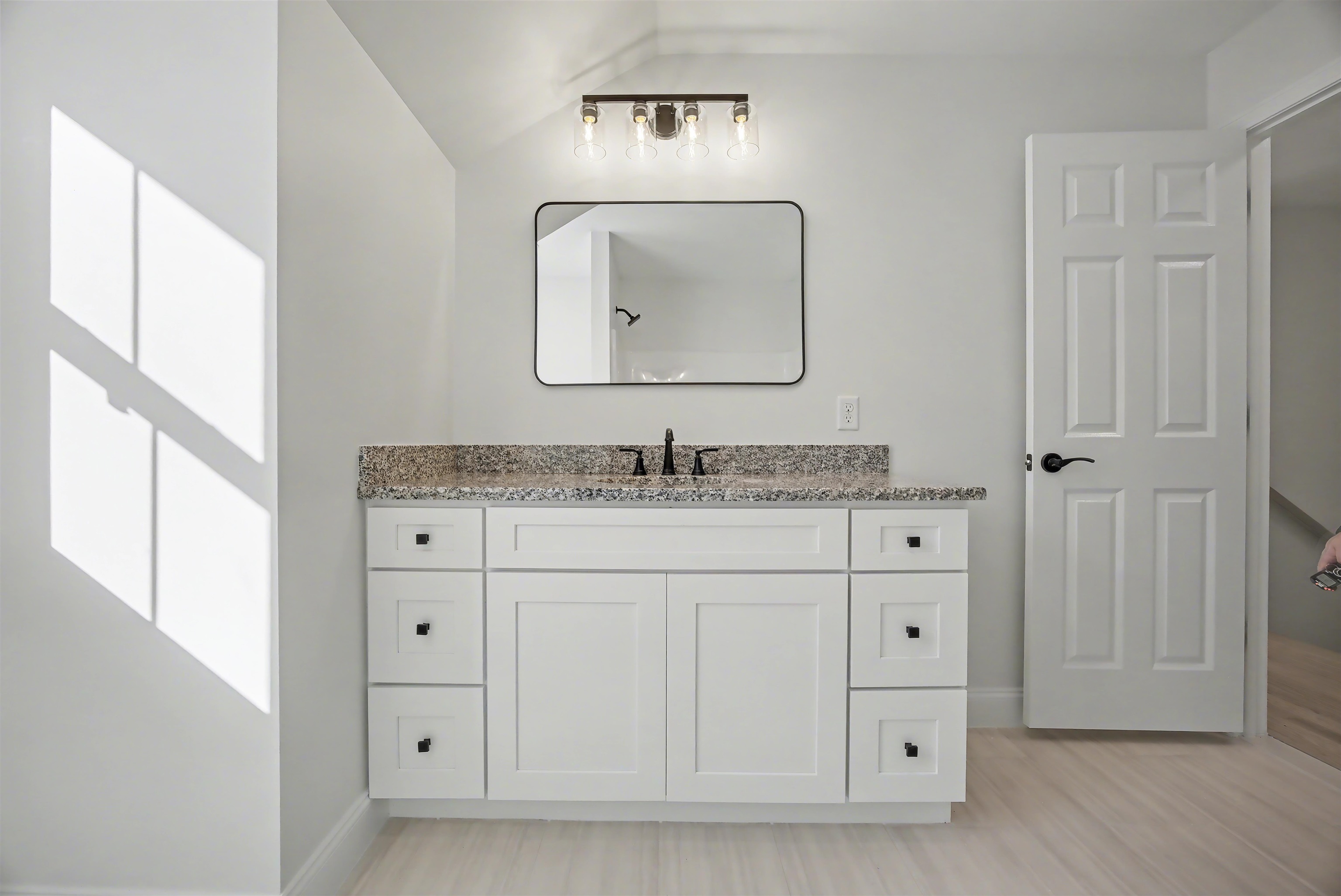 103 Rockingham Road, Unit 2 Londonderry, NH 03053 - Photo 24 of 32