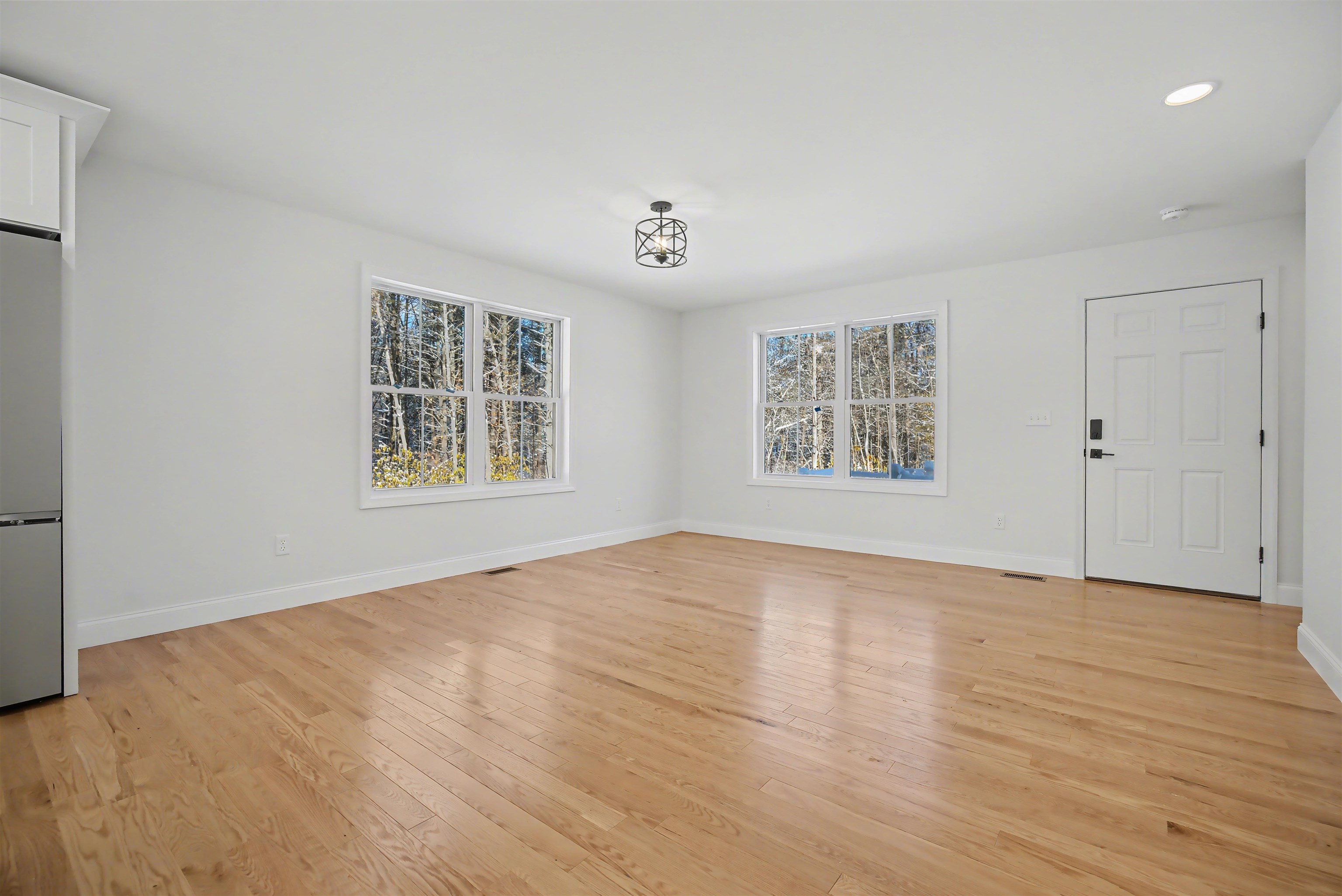 103 Rockingham Road, Unit 2 Londonderry, NH 03053 - Photo 31 of 32