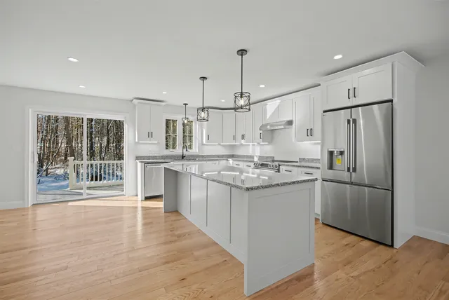 $699,901 | 103 Rockingham Road, Unit 2, Londonderry, NH 03053