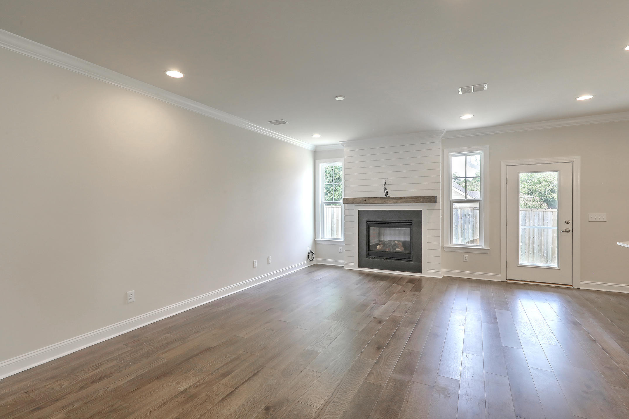 1249 Gannett Road Mount Pleasant, SC 29464 - Photo 14 of 42 1R3A2143_4_5