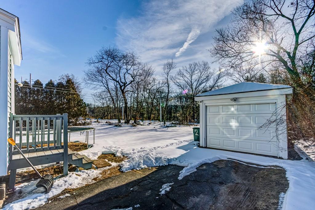 72 Rolfe Avenue Shrewsbury, MA 01545 - Photo 4 of 29 Gallery Image 4