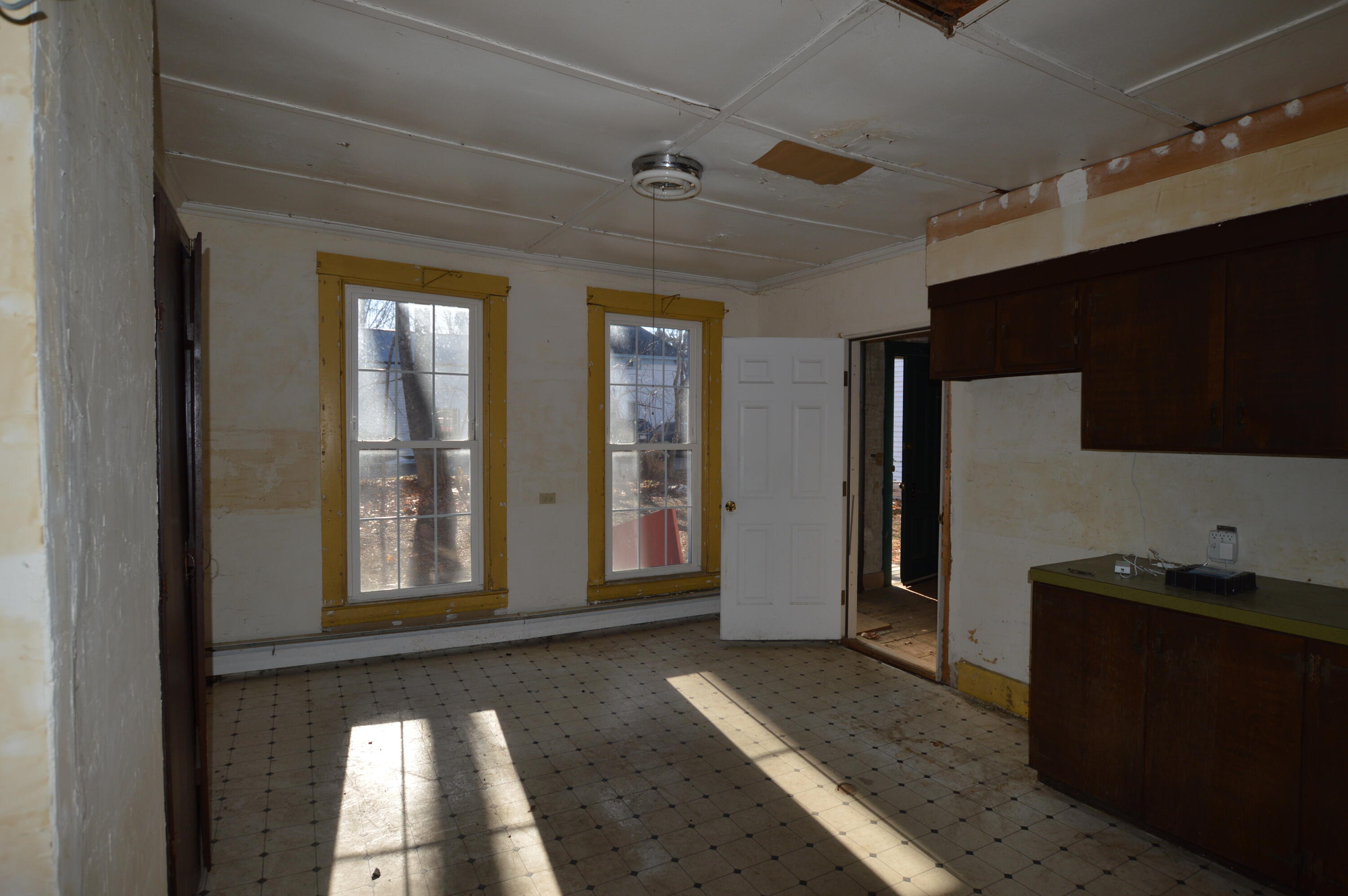 723 Main Street Monmouth, ME 04259 - Photo 5 of 31 DSC_0198
