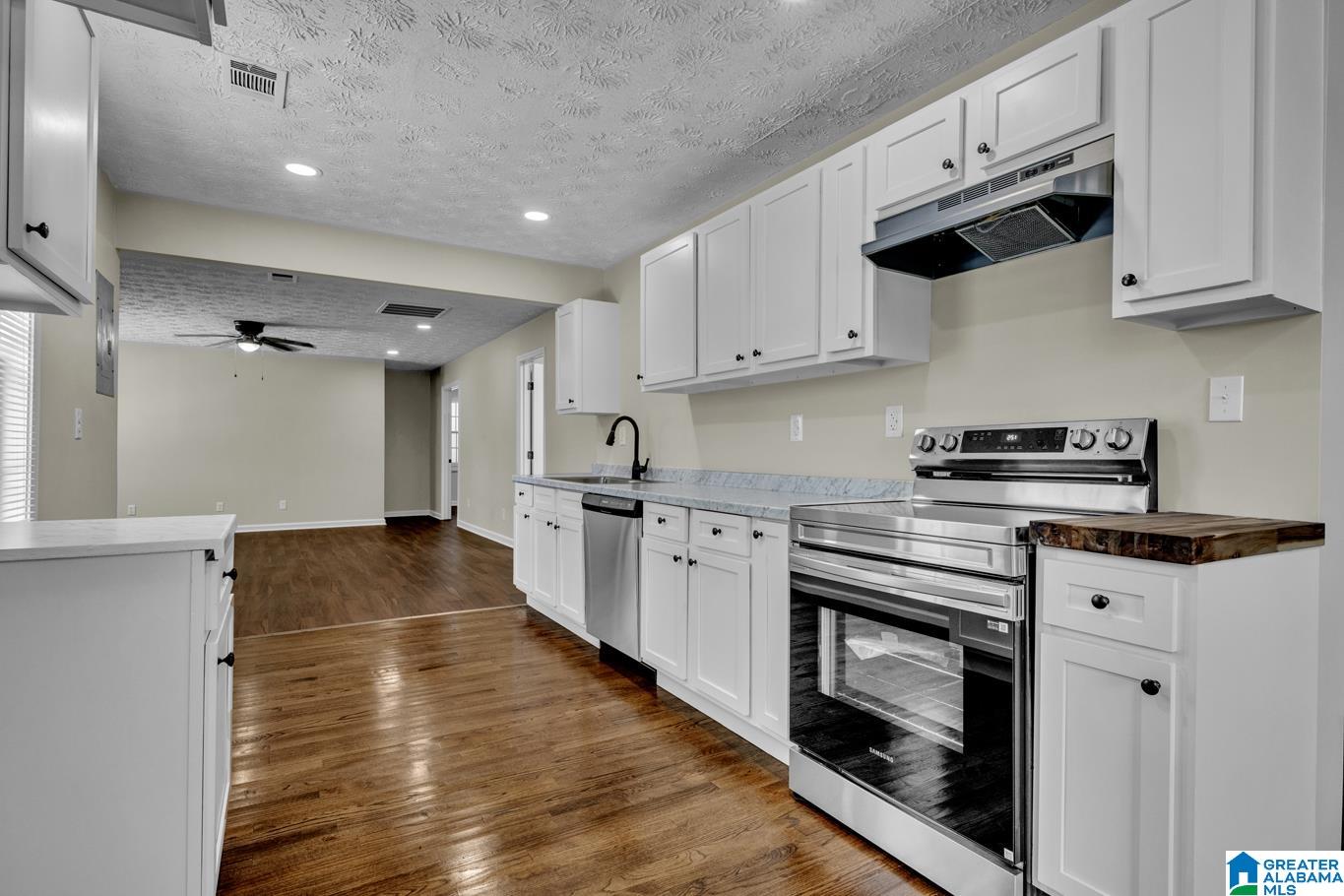 1332 14th Place Southwest Birmingham, AL 35211 - Photo 3 of 29