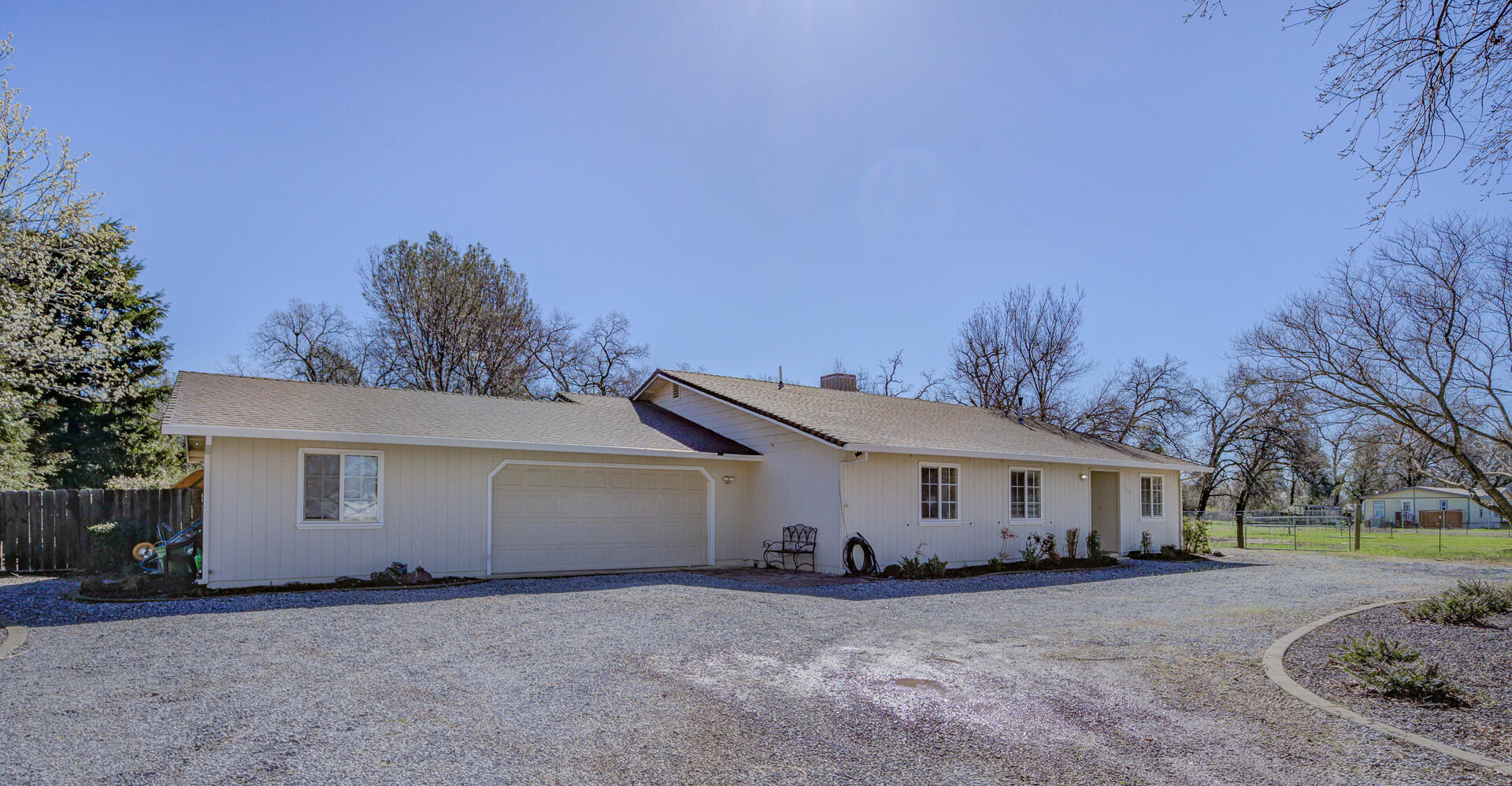 10063 Salmon Creek Road Redding, CA 96003 - Photo 1 of 28 Front view