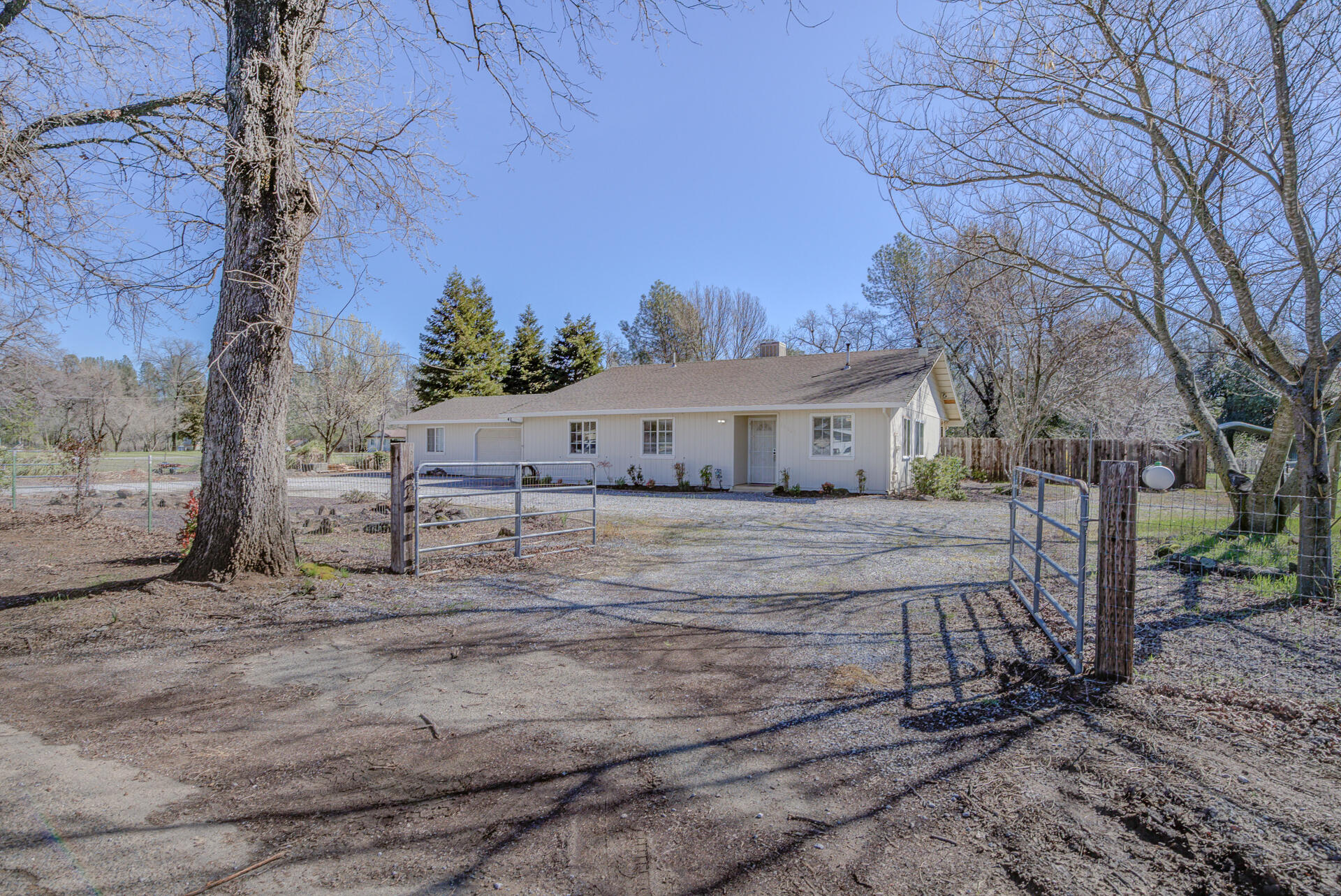 10063 Salmon Creek Road Redding, CA 96003 - Photo 3 of 28 Street view