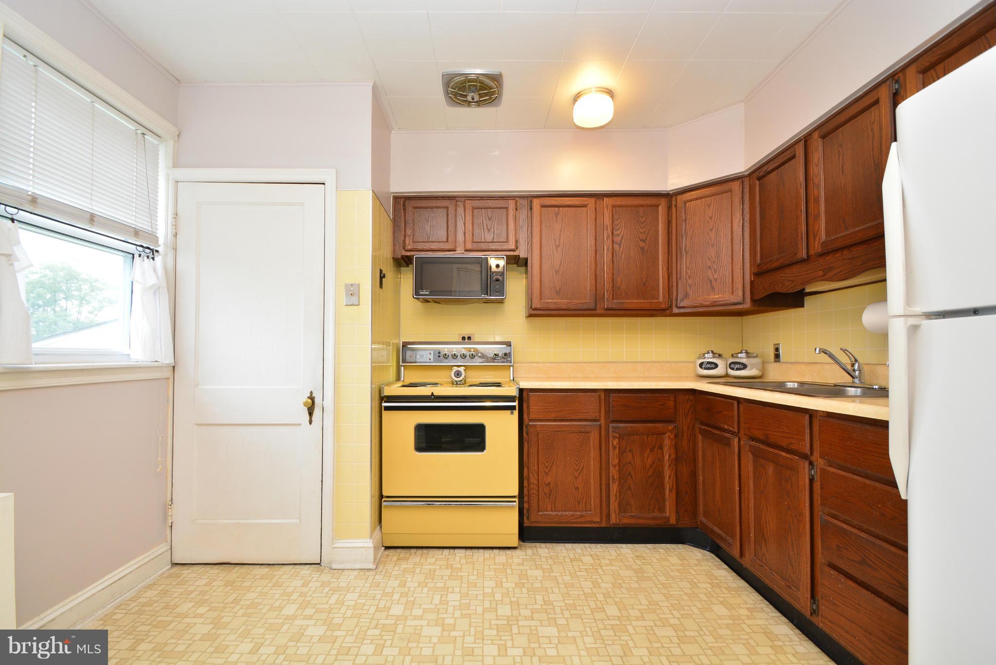 4307 Ridge Road Baltimore, MD 21236 - Photo 19 of 30 Kitchen
