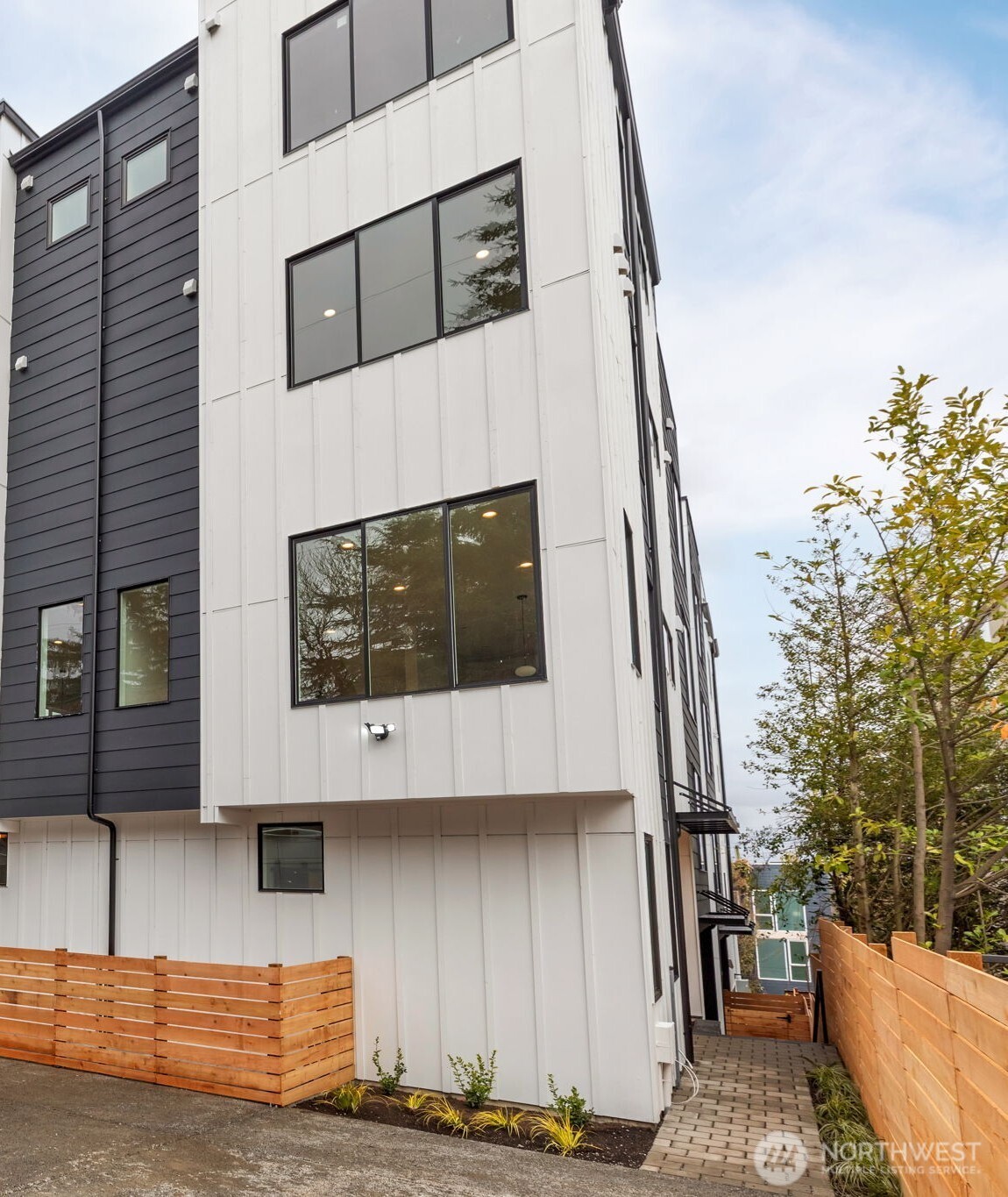 429 19th Avenue East Seattle, WA 98112 - Photo 22 of 22