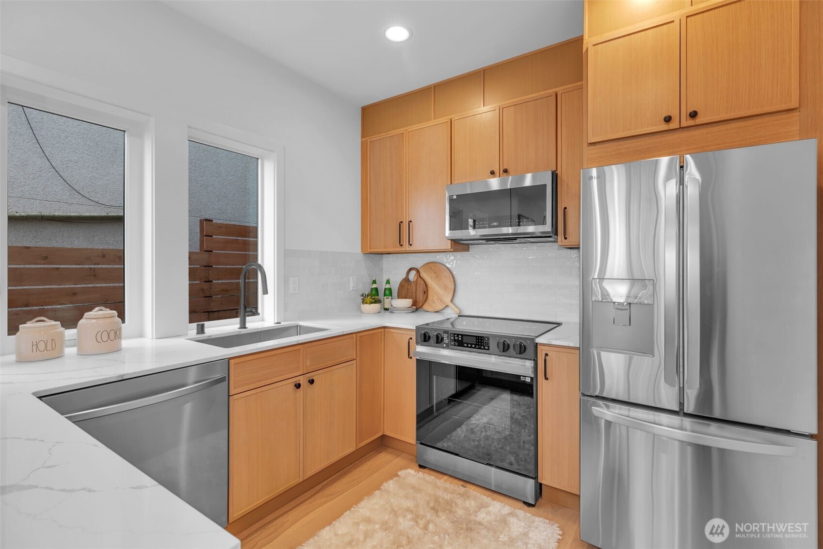 429 19th Avenue East Seattle, WA 98112 - Photo 4 of 22