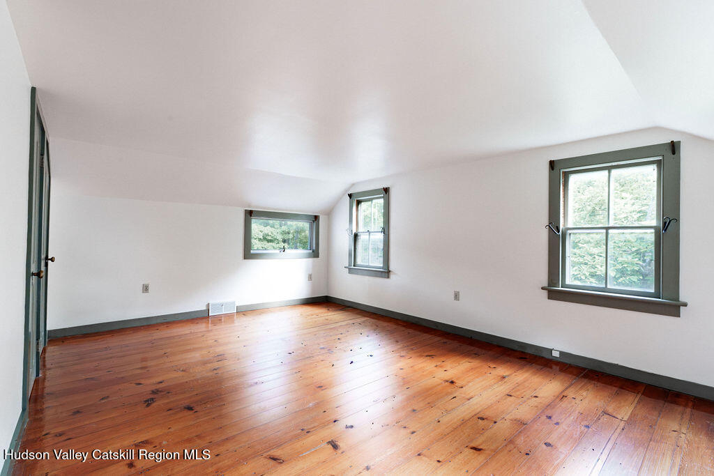 286 Manor Rock Road Craryville, NY 12521 - Photo 22 of 41 286ManorRock_Bed1a