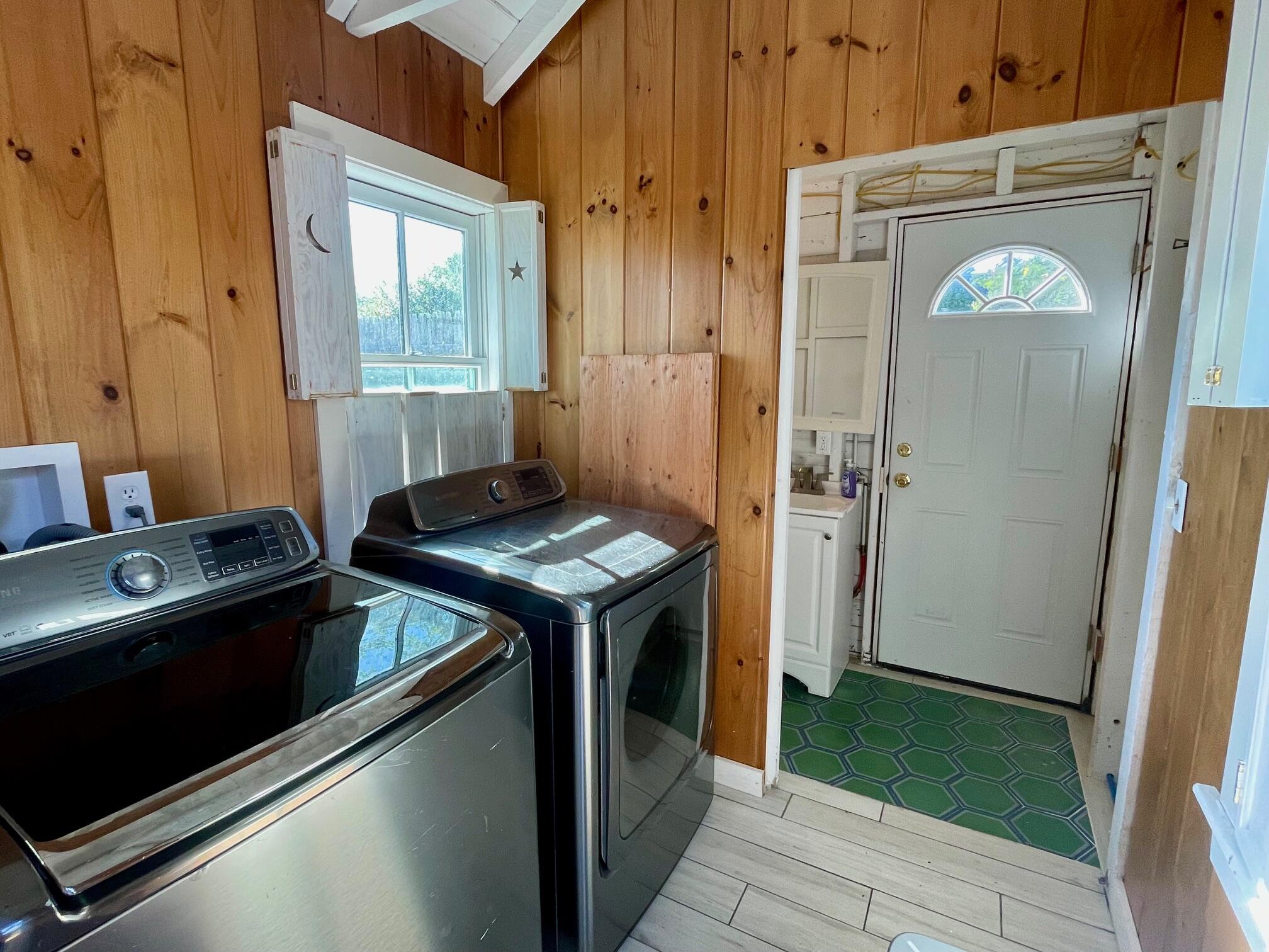 12 Cottage Street, Unit 2 Provincetown, MA 02657 - Photo 25 of 32 IMG_6988