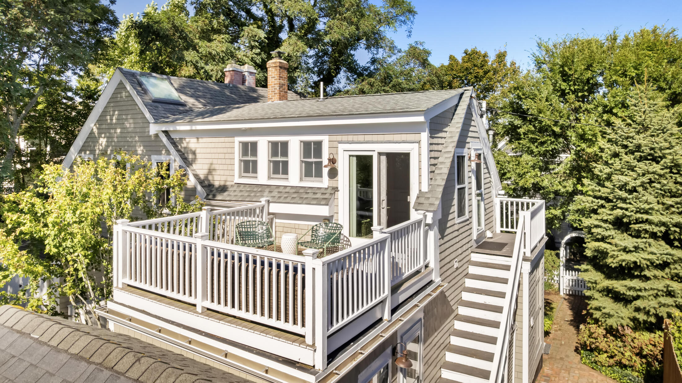 12 Cottage Street, Unit 2 Provincetown, MA 02657 - Photo 3 of 32 24