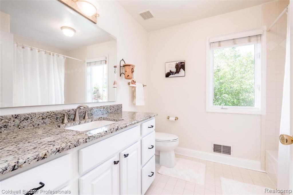 3196 Fairgrove Terrace Rochester Hills, MI 48309 - Photo 27 of 41