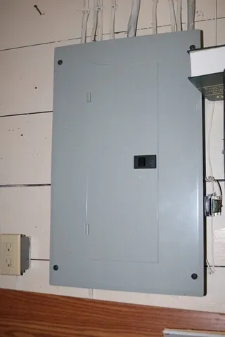 $2,300 | 26 Loring Street, Unit 2, Worcester, MA 01606