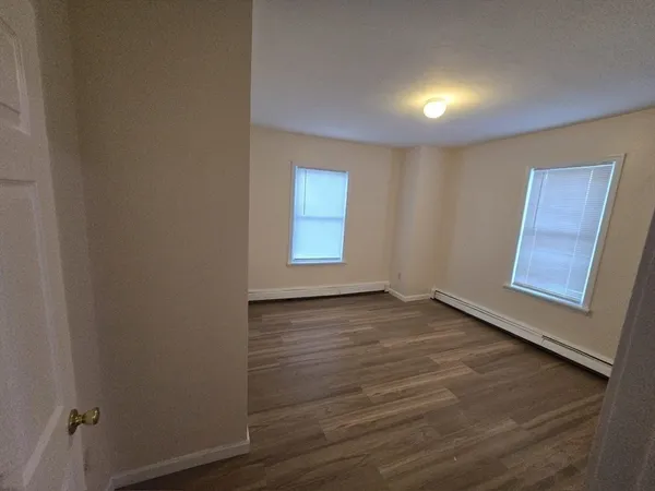 $2,300 | 26 Loring Street, Unit 2, Worcester, MA 01606