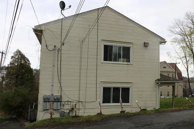 $2,300 | 26 Loring Street, Unit 2, Worcester, MA 01606