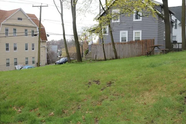 $2,300 | 26 Loring Street, Unit 2, Worcester, MA 01606