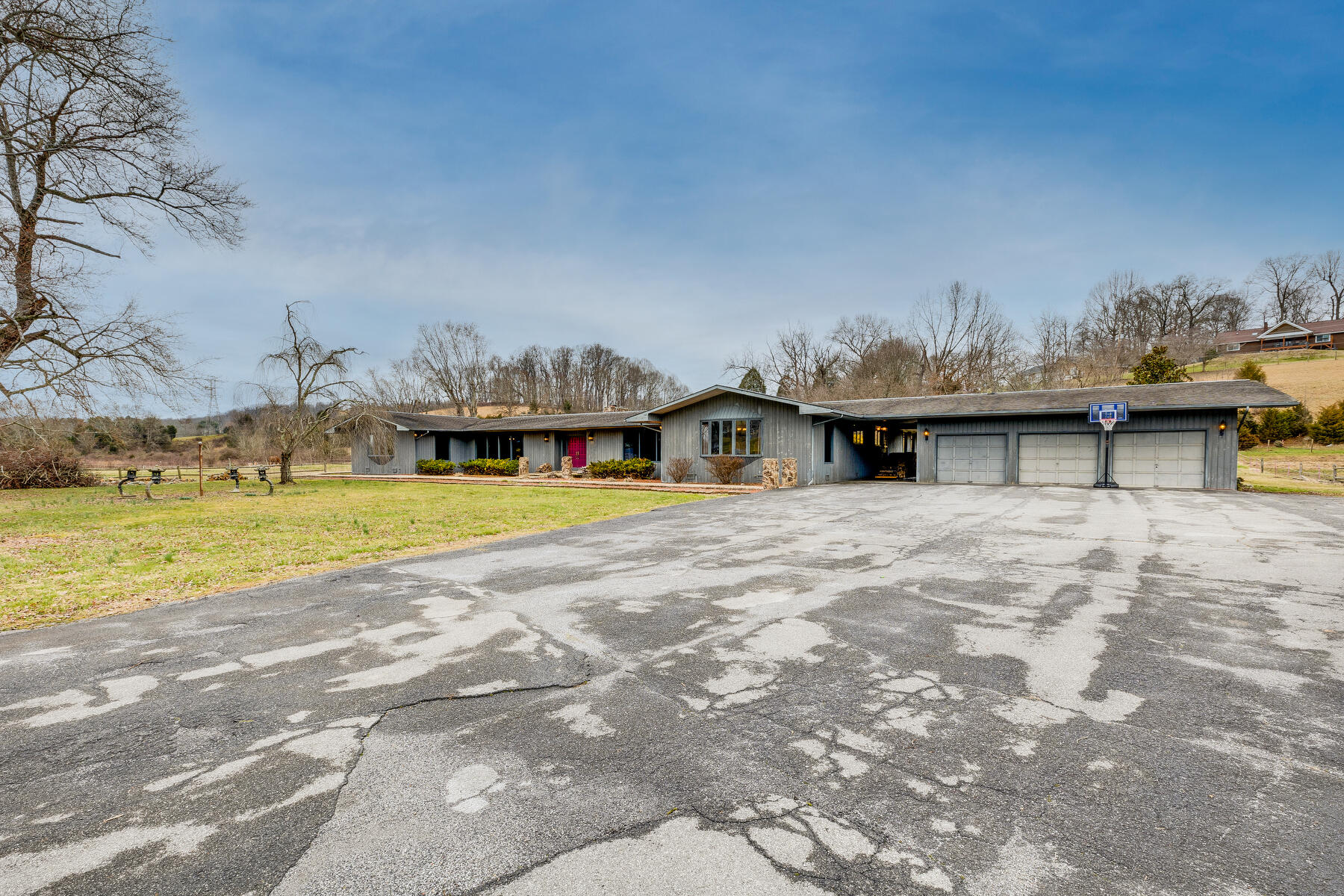 804 Fall Creek Road Kingsport, TN 37664 - Photo 3 of 77 004
