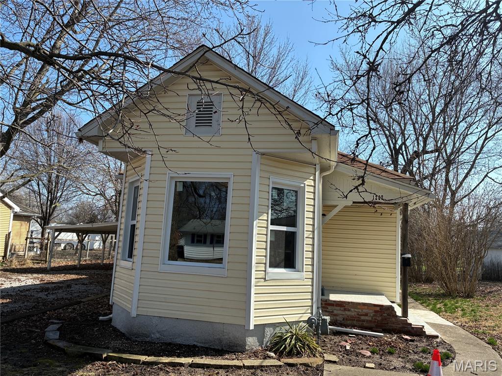 1208 North Madison Street Litchfield, IL 62056 - Photo 1 of 14