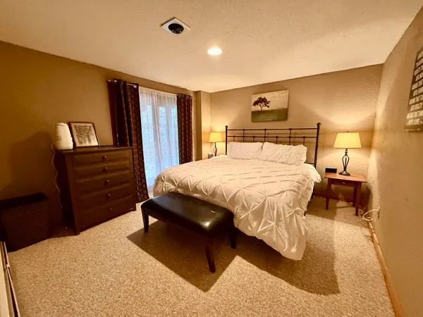 $470,000 | 6 D White Oaks Loop, Unit 7, West Dover, VT 05356