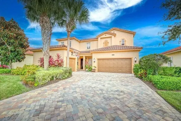 $4,000 | 5574 55th Avenue, Vero Beach, FL 32967