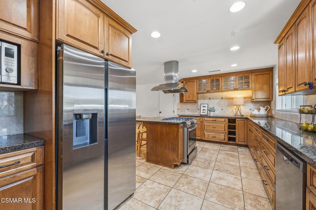 897 Old Farm Road Thousand Oaks, CA 91360 - Photo 14 of 35