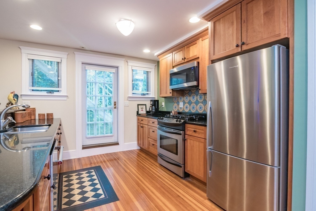 88 Round Hill Road, Unit 2 Northampton, MA 01060 - Photo 16 of 38