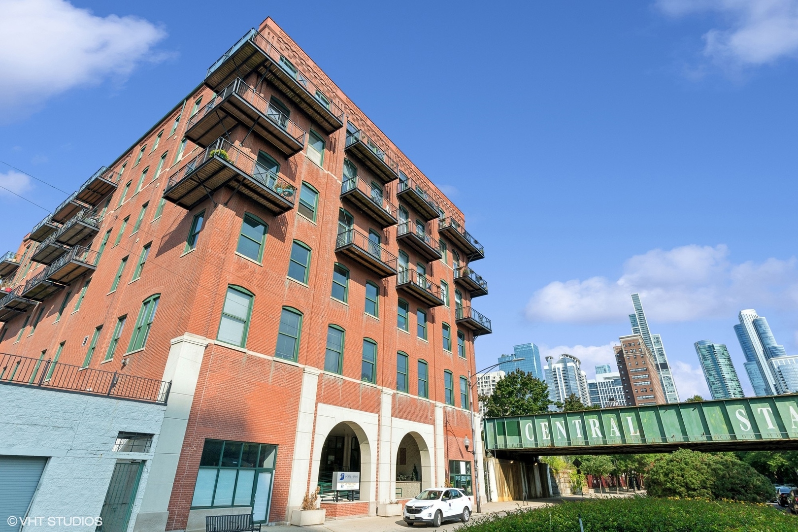 1550 South Indiana Avenue, Unit 411 Chicago, IL 60605 - Photo 1 of 1 a view of a tall building
