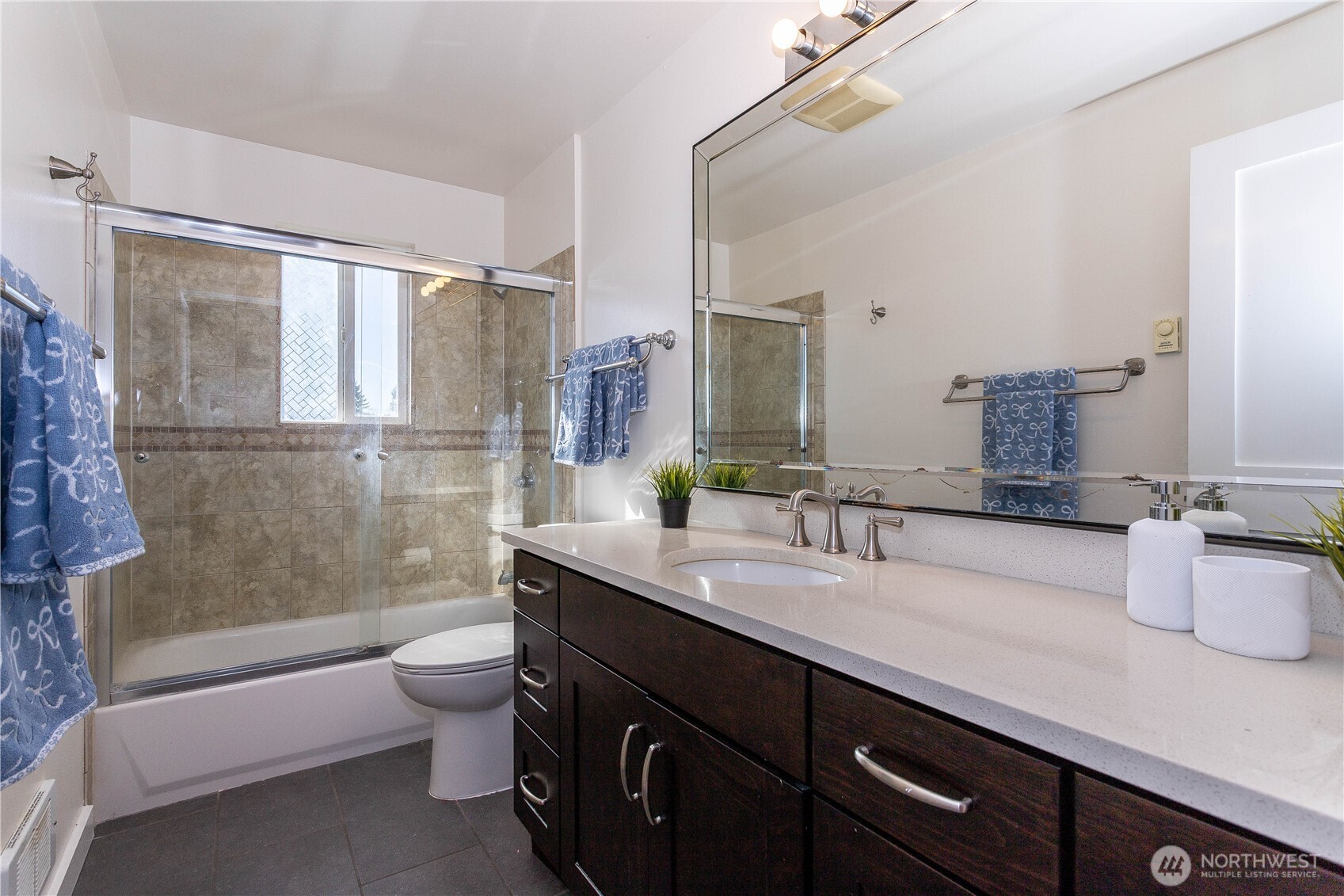 3905 Northeast 6th Street Renton, WA 98056 - Photo 14 of 32