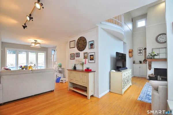 $475,000 | 28 Great Pond Road, Simsbury, CT 06070