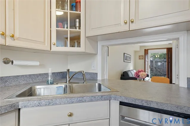 $300,000 | 403 North Hamilton Street, Unit J, Richmond, VA 23221