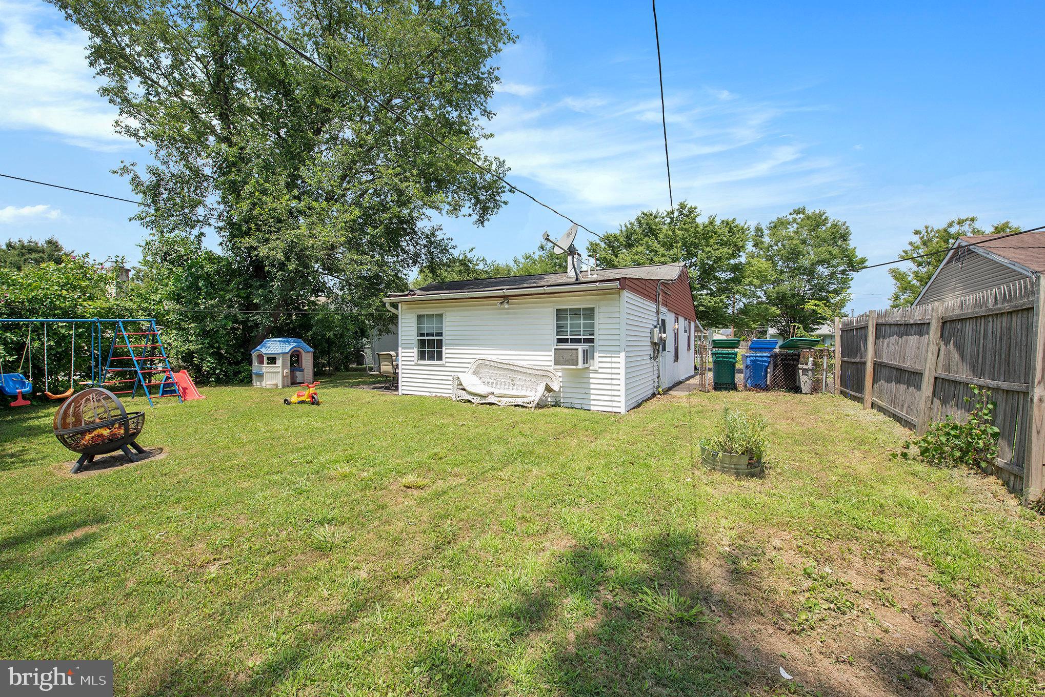 1306 Susan Avenue Croydon, PA 19021 - Photo 6 of 29 a house view with a garden space